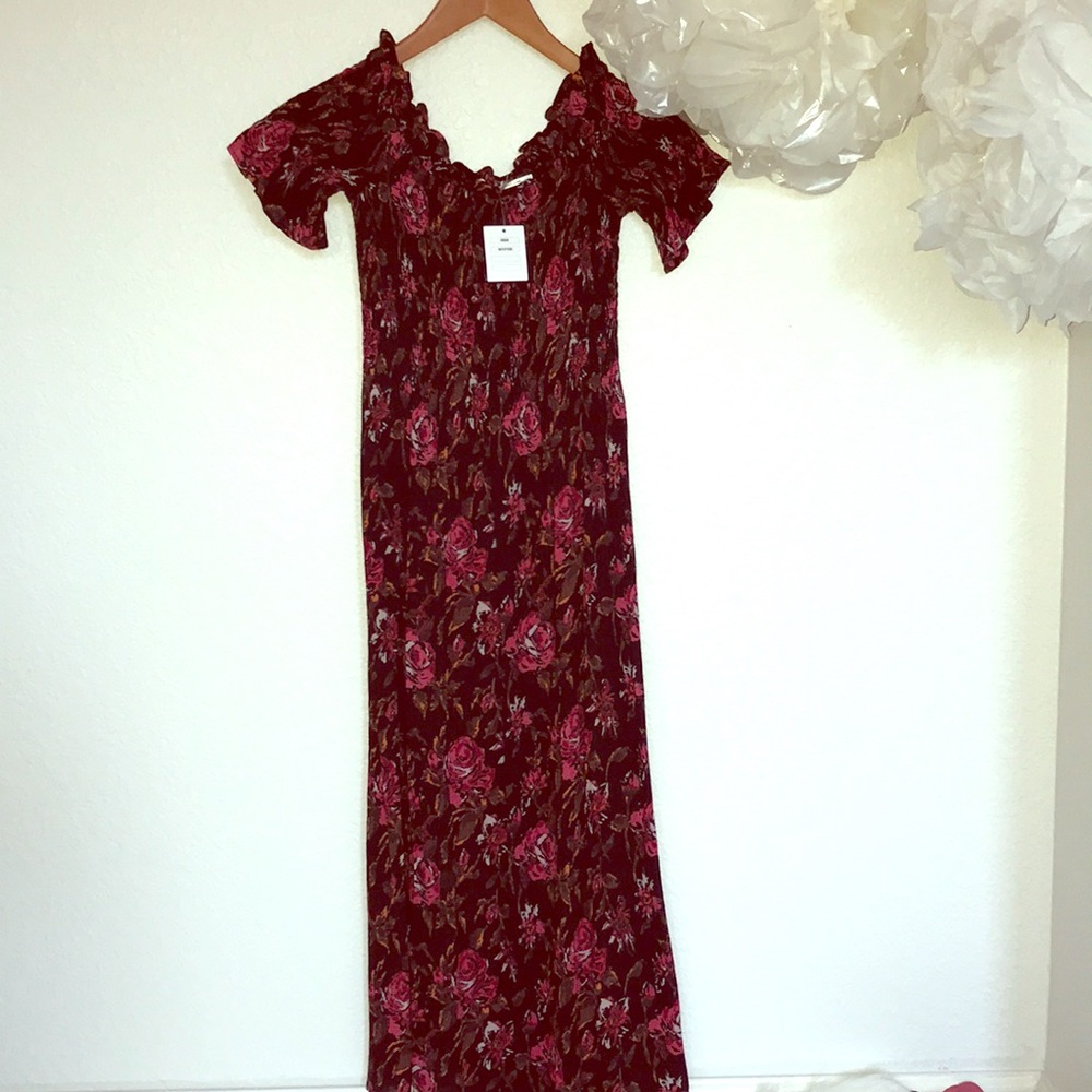 Kimchi Blue Off Shoulder Midi Dress